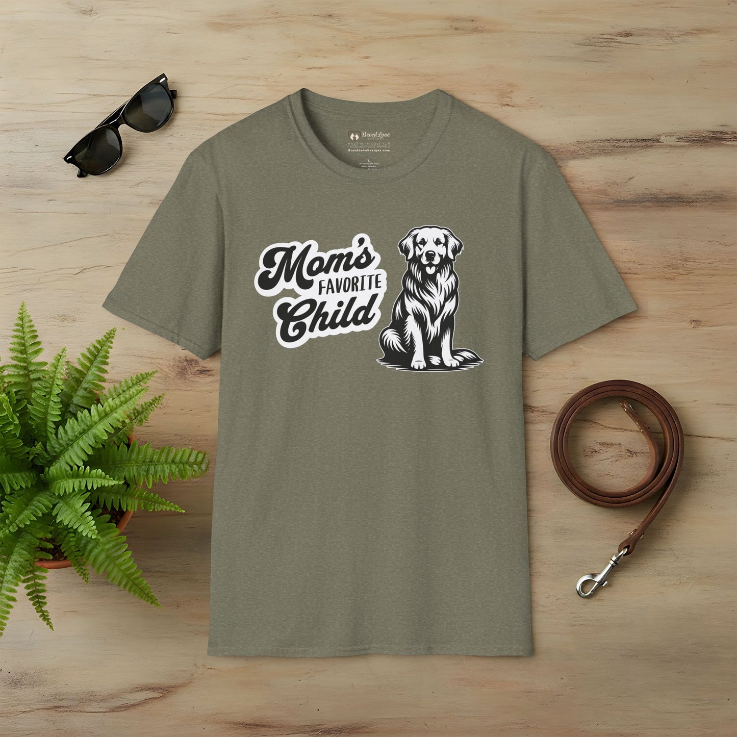 Mom's Favorite Child - Golden Retriever T-Shirt